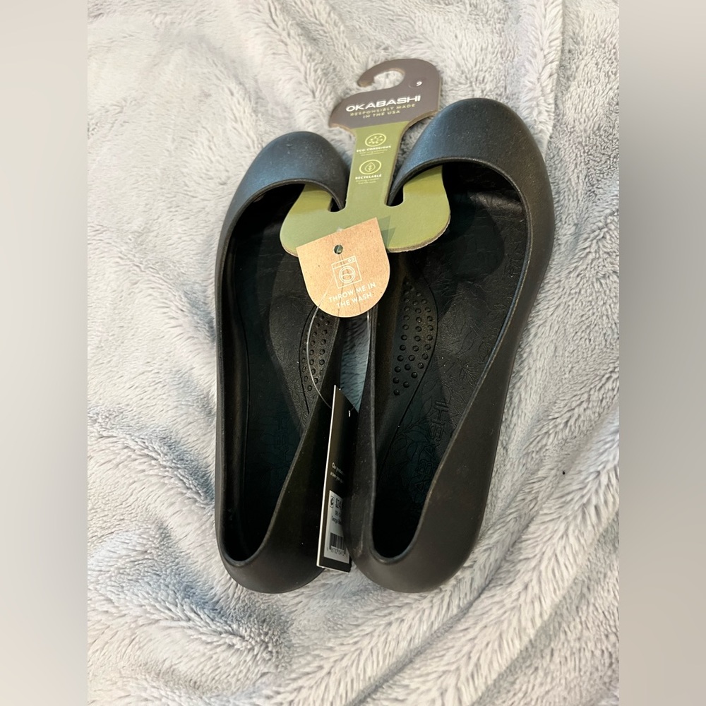 NWT Okabashi flats size 9